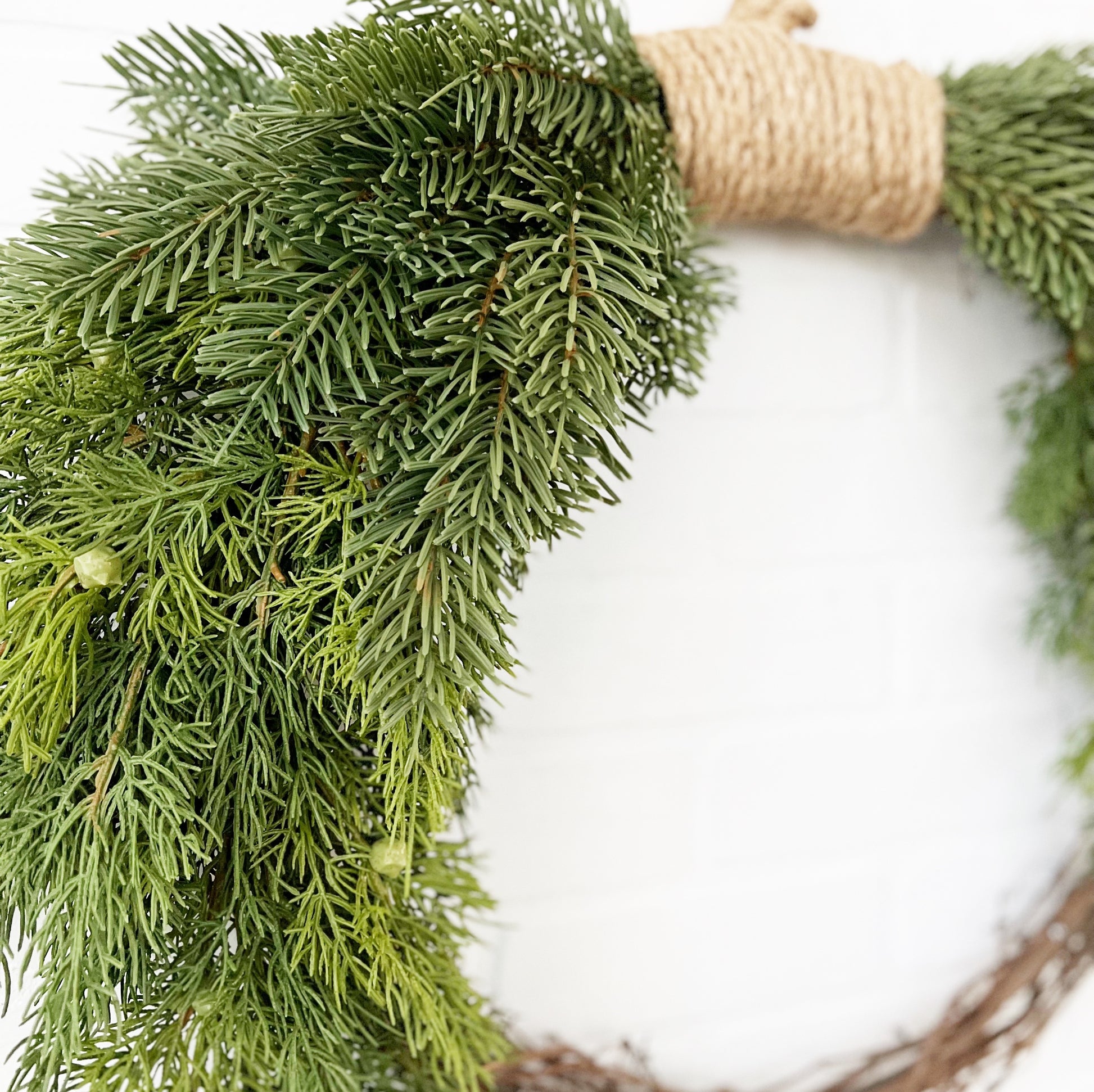 How to Make a Winter Greenery Wreath
